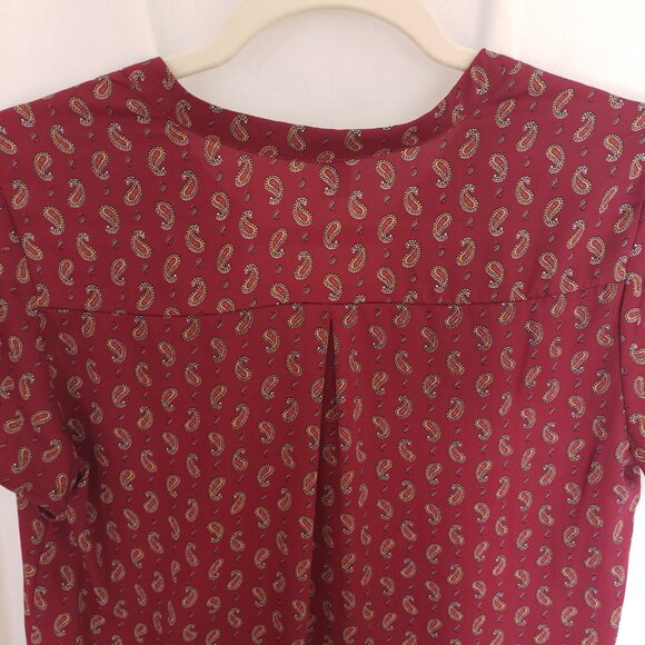 Forever 21 Burgundy Paisley Pattern Short Sleeve V Neck Blouse Size Small - Picture 11 of 12